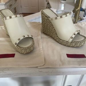 Valentino Wedge